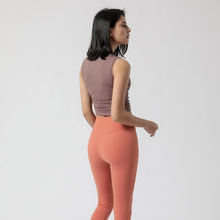 Load image into Gallery viewer, Kiss Me Crop Tank